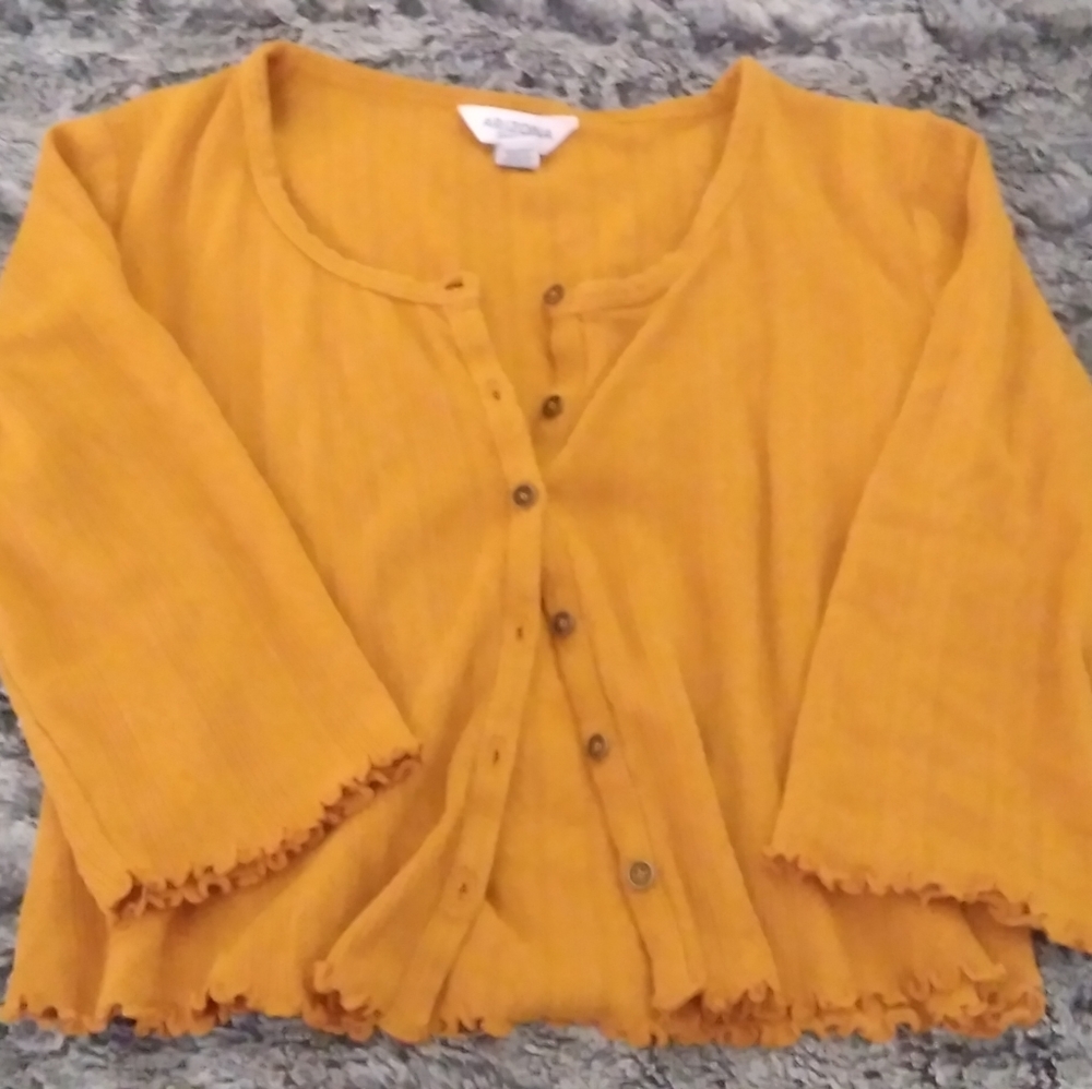 Cute button up top